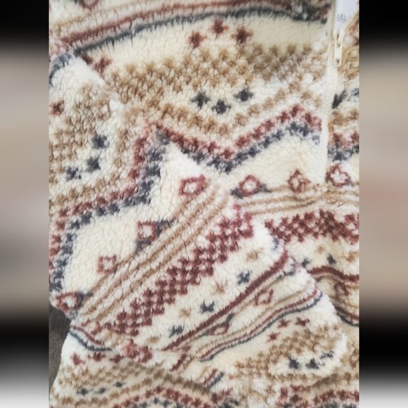 Aztec Sherpa Top-NWT - Picture 2 of 7